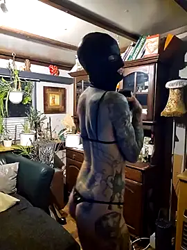 Snapshot of MissParadise40 chatting on 01/07/25, 11:14 MissParadise40 online show from 01/07/25, 11:14