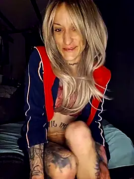 Snapshot of MissParadise40 chatting on 03/10/25, 10:55 MissParadise40 online show from 03/10/25, 10:55