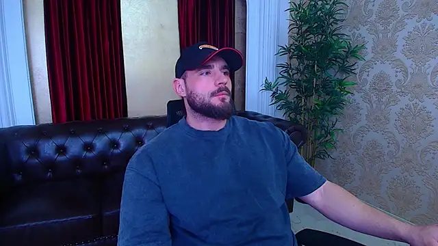 Snapshot of AdamJamesonn chatting on 11/08/25, 05:29 AdamJamesonn online show from 11/08/25, 05:29