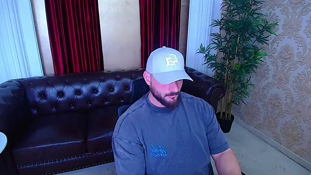 Snapshot of AdamJamesonn chatting on 11/11/25, 05:29 AdamJamesonn online show from 11/11/25, 05:29