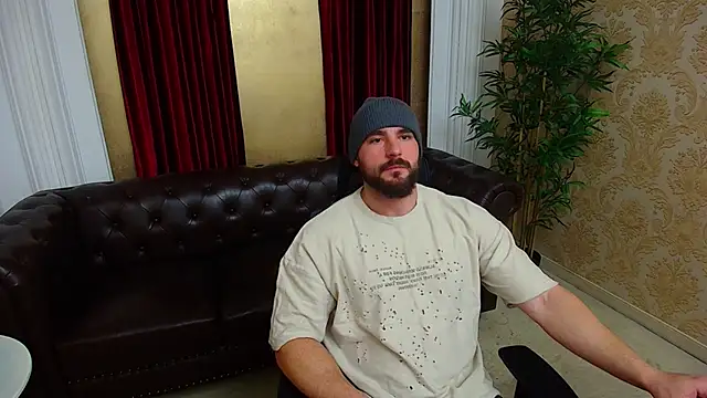 Snapshot of AdamJamesonn chatting on 12/04/25, 07:39 AdamJamesonn online show from 12/04/25, 07:39