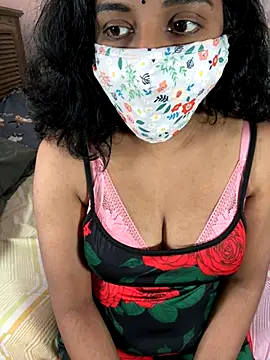 Snapshot of ArathyNambyarMallu chatting on 10/08/25, 04:37 ArathyNambyarMallu online show from 10/08/25, 04:37