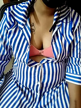 Snapshot of Lolitatamil chatting on 03/17/26, 07:28 Lolitatamil online show from 03/17/26, 07:28