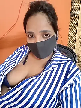 Snapshot of Lolitatamil chatting on 04/20/26, 07:48 Lolitatamil online show from 04/20/26, 07:48