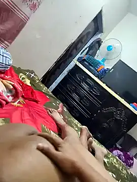 Snapshot of Horny_Desi_Girl chatting on 02/15/25, 04:12 Horny Desi Girl online show from 02/15/25, 04:12