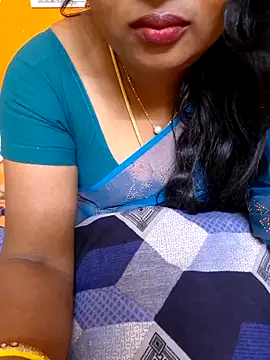 Snapshot of kanikasree chatting on 03/06/25, 09:53 kanikasree online show from 03/06/25, 09:53
