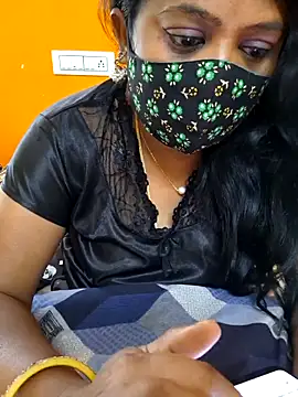 Snapshot of kanikasree chatting on 03/07/25, 11:40 kanikasree online show from 03/07/25, 11:40