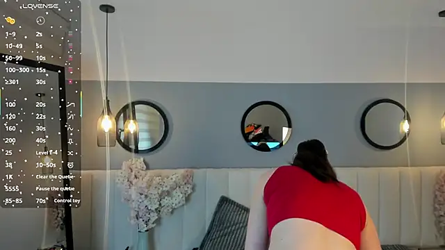 chelsea bolton  online show from 05/26/26, 12:34