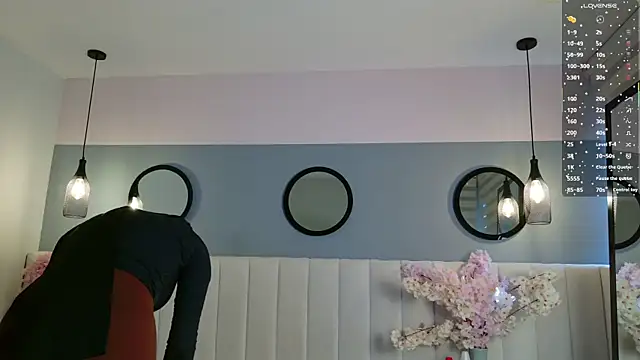 chelsea bolton  online show from 07/03/26, 12:11