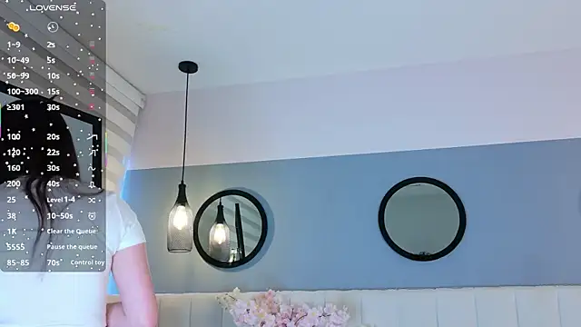 chelsea bolton  online show from 07/12/26, 12:29