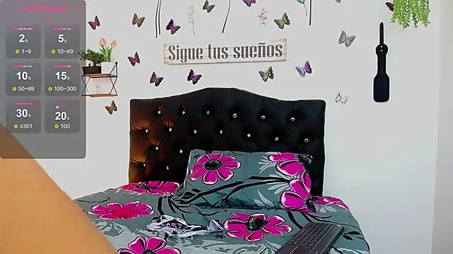 Snapshot of Candy_Mendez chatting on 10/21/25, 12:17 Candy Mendez online show from 10/21/25, 12:17