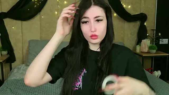 EmmaLawrens online show from 06/13/26, 10:57