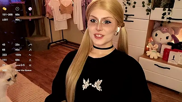 Snapshot of Emily__Mooree chatting on 10/08/25, 08:23 Emily  Mooree online show from 10/08/25, 08:23