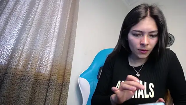 Snapshot of Aleska_Miami chatting on 11/04/25, 02:16 Aleska Miami online show from 11/04/25, 02:16