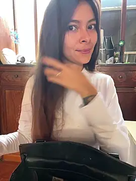 Snapshot of Aleska_Miami chatting on 03/25/26, 02:23 Aleska Miami online show from 03/25/26, 02:23