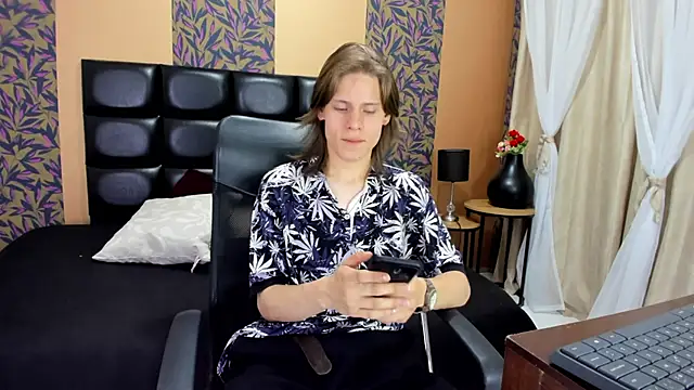 blondie lover69 online show from 02/02/25, 07:35