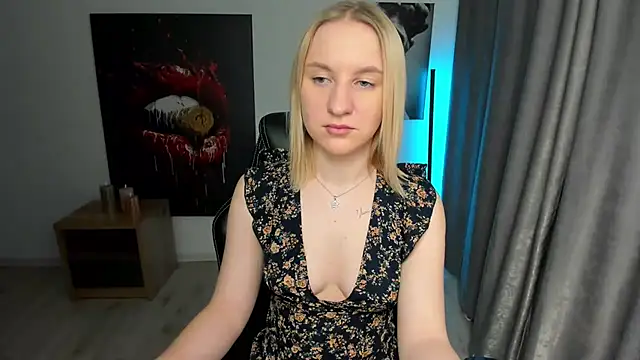 Snapshot of BeautyBlondy chatting on 02/10/25, 01:33 BeautyBlondy online show from 02/10/25, 01:33