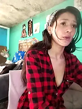 Snapshot of Cleo_Hott chatting on 11/04/25, 01:10 Cleo Hott online show from 11/04/25, 01:10