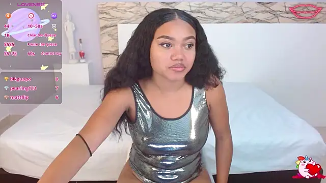 Snapshot of JasmineRose7 chatting on 03/03/25, 07:10 JasmineRose7 online show from 03/03/25, 07:10