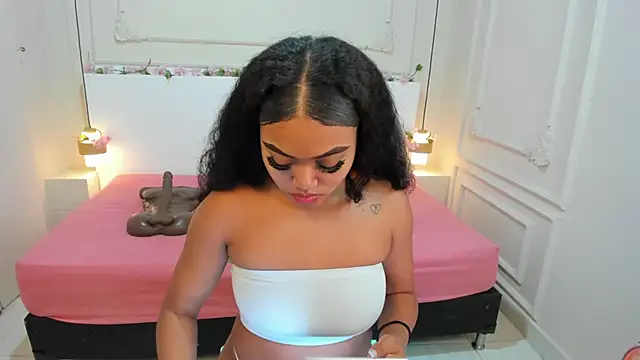 Snapshot of JasmineRose7 chatting on 10/23/25, 12:04 JasmineRose7 online show from 10/23/25, 12:04