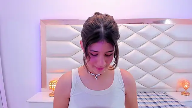 MiaQueen021 online show from 01/15/25, 12:25