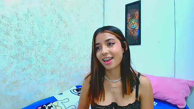 Snapshot of Rousse_violett chatting on 02/28/25, 10:50 Rousse violett online show from 02/28/25, 10:50