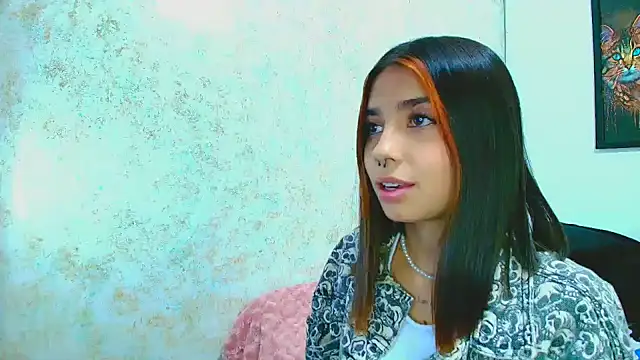 Snapshot of Rousse_violett chatting on 03/05/25, 08:10 Rousse violett online show from 03/05/25, 08:10