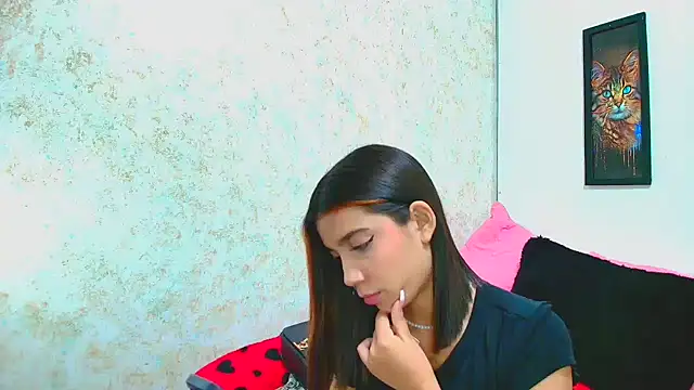 Snapshot of Rousse_violett chatting on 03/11/25, 11:15 Rousse violett online show from 03/11/25, 11:15