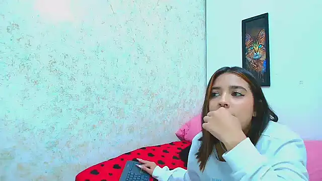 Snapshot of Rousse_violett chatting on 03/17/25, 09:02 Rousse violett online show from 03/17/25, 09:02