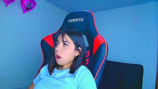 Snapshot of Rousse_violett chatting on 09/30/25, 10:48 Rousse violett online show from 09/30/25, 10:48