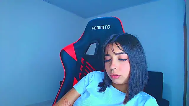 Snapshot of Rousse_violett chatting on 10/20/25, 09:59 Rousse violett online show from 10/20/25, 09:59