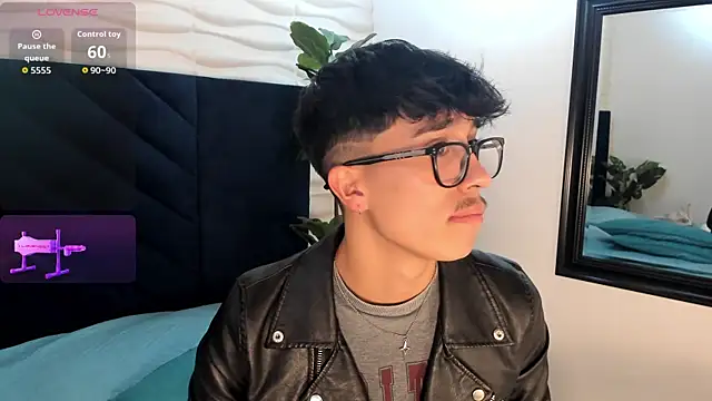 Snapshot of tim__fox chatting on 11/03/25, 12:06 tim fox online show from 11/03/25, 12:06