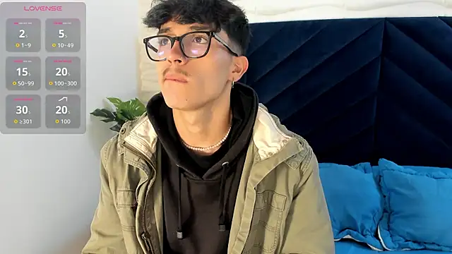 Snapshot of tim__fox chatting on 11/06/25, 12:06 tim fox online show from 11/06/25, 12:06