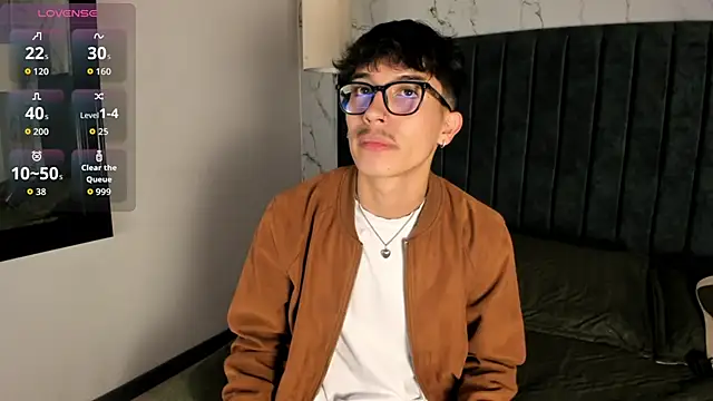 Snapshot of tim__fox chatting on 11/19/25, 12:05 tim fox online show from 11/19/25, 12:05