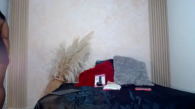 Snapshot of RAICHELLCOOPER1 chatting on 11/16/25, 02:00 RAICHELLCOOPER1 online show from 11/16/25, 02:00