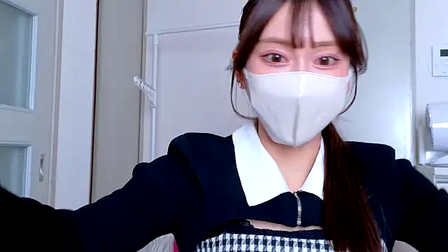 Snapshot of riken_jp chatting on 11/19/25, 01:49 riken jp online show from 11/19/25, 01:49