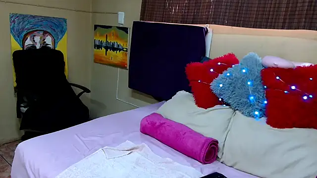 PEBBLES365 online show from 10/30/25, 07:21