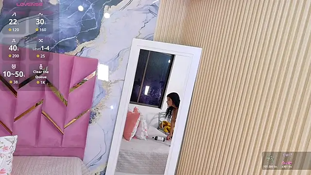 Snapshot of hotiergirl chatting on 11/28/25, 01:03 hotiergirl online show from 11/28/25, 01:03