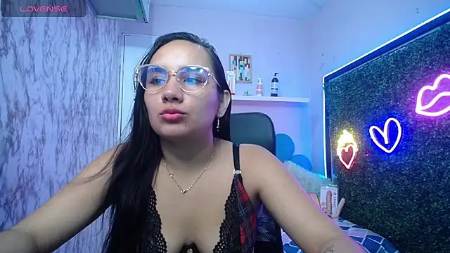 Snapshot of Maylin_horny19 chatting on 05/03/26, 07:09 Maylin horny19 online show from 05/03/26, 07:09