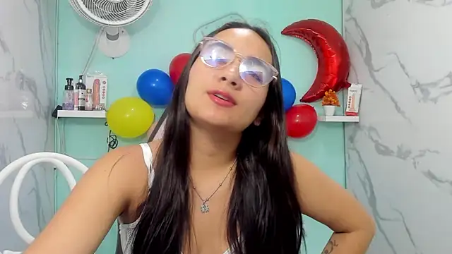 Snapshot of Maylin_horny19 chatting on 06/09/26, 03:18 Maylin horny19 online show from 06/09/26, 03:18