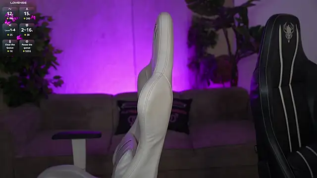 Lika Secret  online show from 10/16/25, 10:44