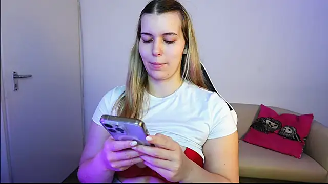 Snapshot of ShyHotNerd chatting on 09/29/25, 07:24 ShyHotNerd online show from 09/29/25, 07:24