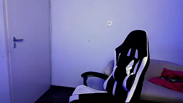 ShyHotNerd online show from 11/10/25, 01:15