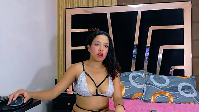 Snapshot of SolEvanss chatting on 09/28/25, 01:49 SolEvanss online show from 09/28/25, 01:49