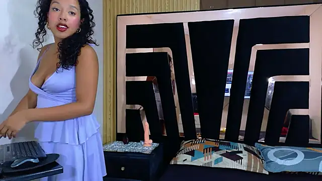 SolEvanss online show from 10/08/25, 02:04