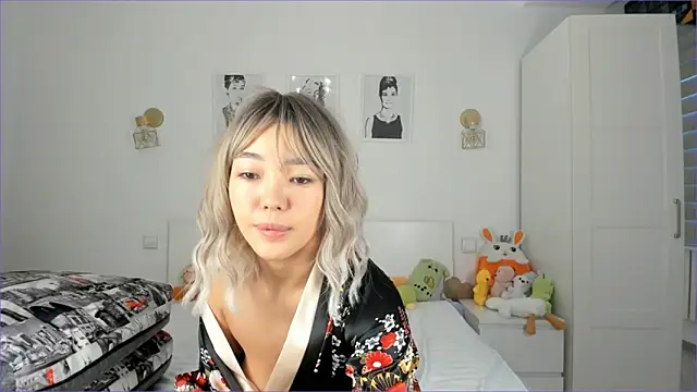 Snapshot of mirann chatting on 01/28/25, 03:25 mirann online show from 01/28/25, 03:25