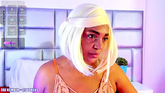 LovelyNickii online show from 11/03/25, 12:50