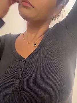 AlynAllen online show from 11/16/25, 01:06