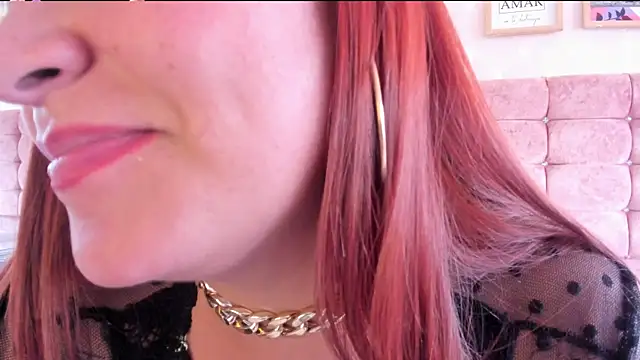 Snapshot of Elise-Leyton chatting on 03/20/25, 05:58 Elise-Leyton online show from 03/20/25, 05:58