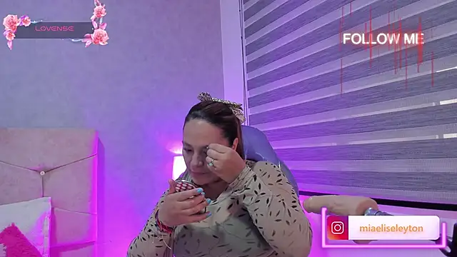 Snapshot of Elise-Leyton chatting on 10/01/25, 03:07 Elise-Leyton online show from 10/01/25, 03:07